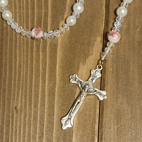 Beaded Rosary Necklace with Glass white pearls, clear crystals & pink rose beads - Picture 2 of 6
